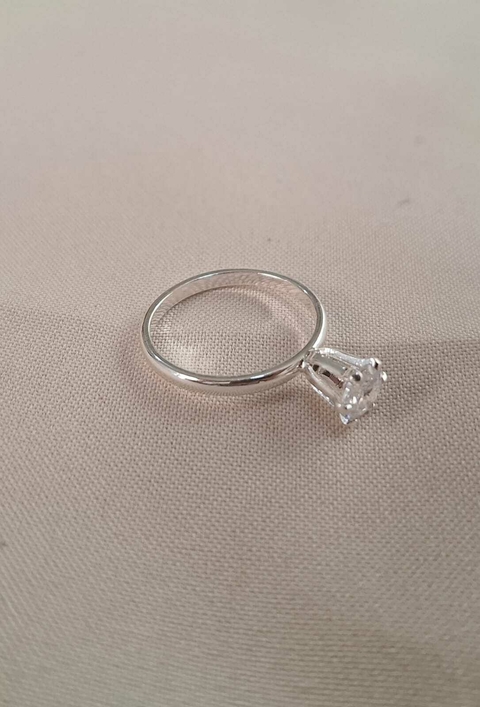 Anel Solitário Zircônia -Folheado Prata