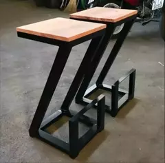 4 Bancos Para Bar Soporte De Acero Y Asiento Pino Moldeado - HESTRAD S.A. DE CV