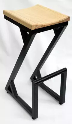 Imagen de 4 Bancos Para Bar Soporte De Acero Y Asiento Pino Moldeado