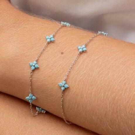 Pulseira com 7 Flores Turquesa e Zircônias – Banho Ouro Branco (Ródio)