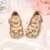 Sapato para bebê dourado estilo princesa. - comprar online
