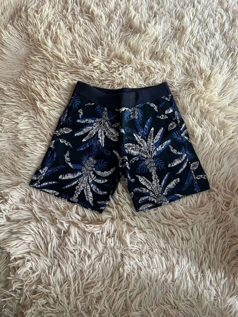 Short azul com coqueiro