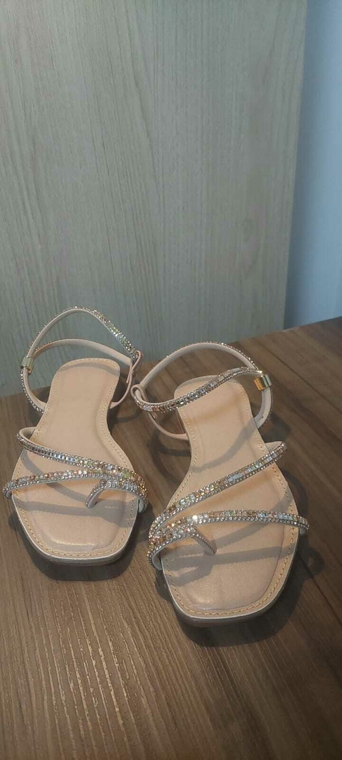 Sandália Rasteira Brisa de Cristal