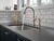 Monomando para Cocina Con Rociador Cassidy Venetian Bronze Delta - comprar en línea