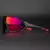 Óculos esportivos com lentes que se adaptam à luz, perfeitos como óculos de corrida para homens e mulheres. Proteção UV400 em um óculos de sol masculino e feminino, elevando o estilo e a segurança nas trilhas. Frete Grátis