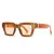 Óculos de sol feminino gradiente quadrado vintage com proteção UV400. Estilo retrô e moderno, lentes de resina 47mm x 36mm e armação de policarbonato. Perfeito para praia, compras ou passeios, unindo moda e cuidado com os olhos. Hoje com FRETE GRÄTIS!