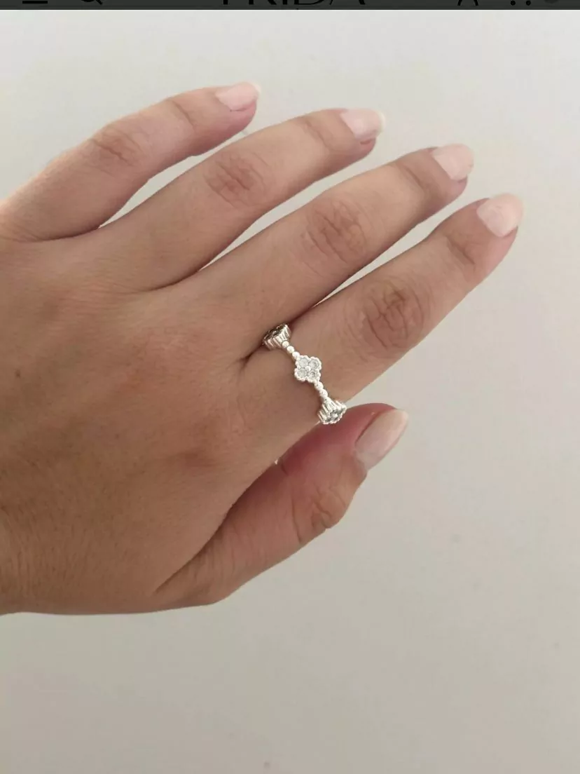 Anel ajustável três trevos cravejados