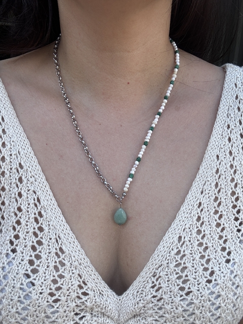 Colar em aço inoxidável quartzo verde jade e pérola natural