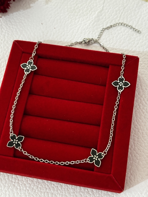 Choker de aço inox flor LV
