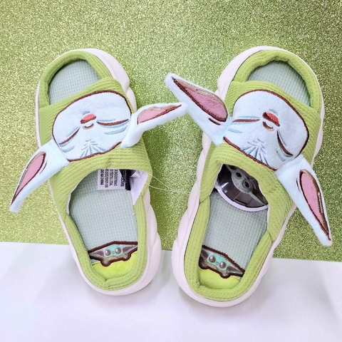 Pantufa Nuvem Baby Yoda - The Mandalorian - comprar online