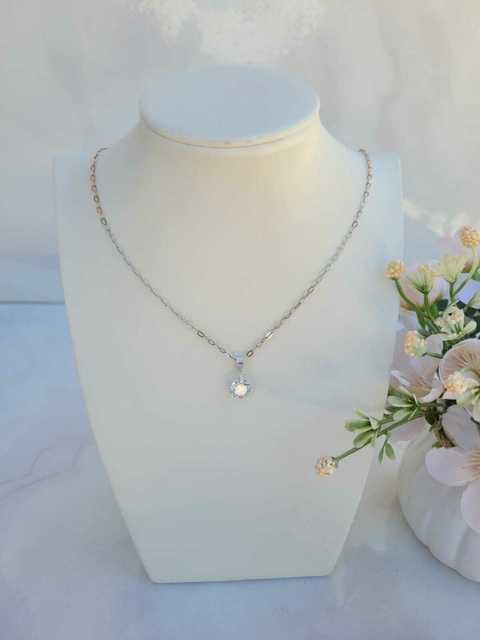 Collar cadena tradicional con colgante circon