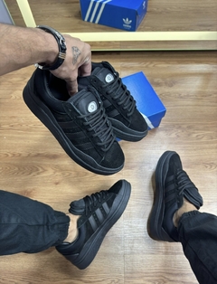 Campus Bad Bunny Preto/Preto Premium - Rms Premium