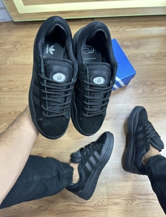 Campus Bad Bunny Preto/Preto Premium na internet