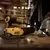 Lixadeira Orbital 1/4 de Lixa 230W - DEWALT 127V DWE6411 - loja online