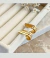 Brinco Argola Três Arcos em Aço Inoxidável Dourado.