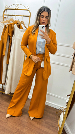 Conjunto Max Blazer e Calça Pantalona na internet