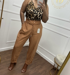 Calça de Linho – Elegância e Conforto
