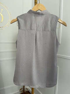 Blusa em crepe de seda com amarração frontal - Vanodsboutique