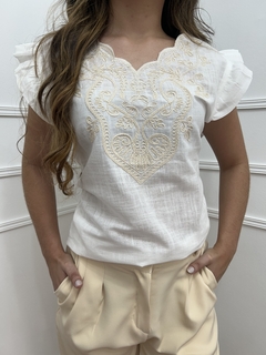 Blusa de Algodão e Linho bordada - comprar online
