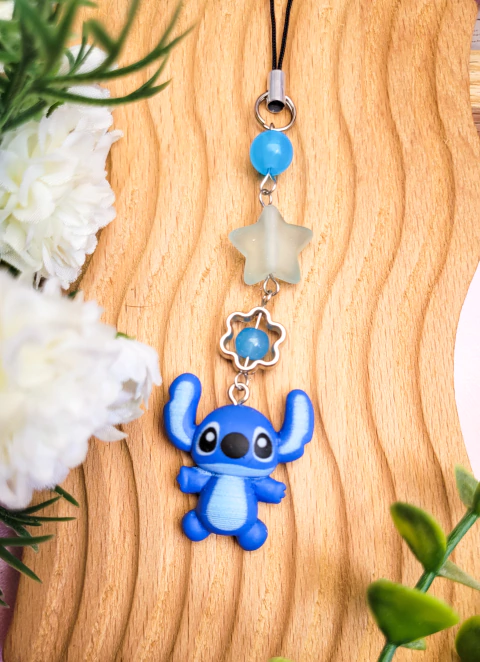 Phone Charm inspirado no personagem Stitch. 
Um acessório super fofo para você cacareco girl!