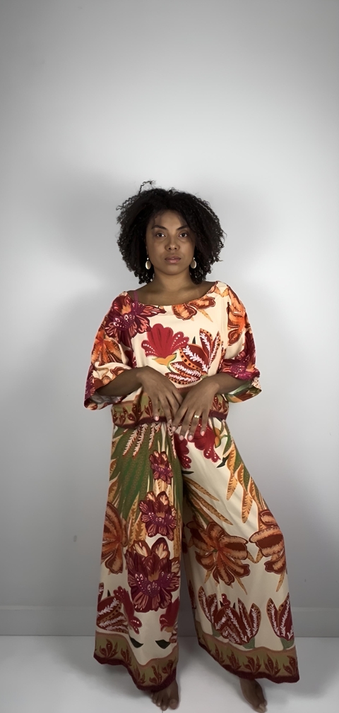 BLUSA OVERSIZED VITÓRIA LÓTUS - comprar online