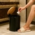 Lixeira Preta 5L com Tampa de Bambu – Elegante e Funcional