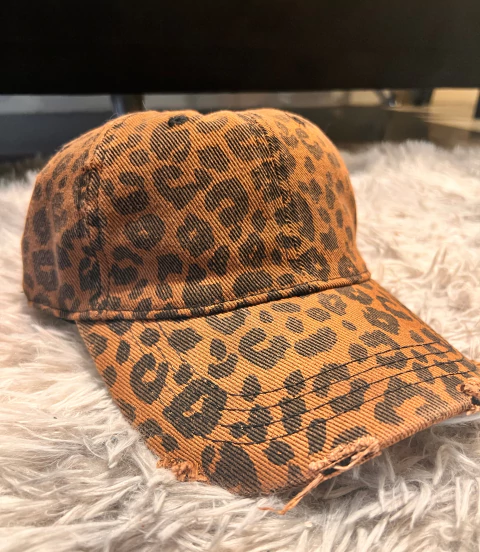 caps animal print