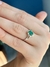 Anel em Ouro Branco 12k Rondinado com Esmeralda e Brilhantes – Aro 16 - Br Carat