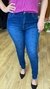 Imagem do Calça Jeans Feminina Barra Desfiada