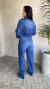 Calça Jeans Reta com Frizo na internet