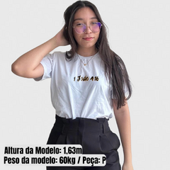 Camisa God Is Love - comprar online