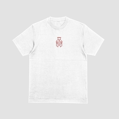 Camisa branca da Style fusion com estampa em vermelho do logo Warrior no peito.