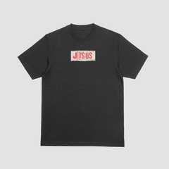 Camisa preta da Style fusion com o nome "Jesus" na parte da frente.