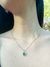 Dije de corazón con brillante verde. - comprar en línea