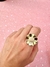 Anillo de flor con perlas