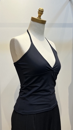 Blusa Luane preta na internet