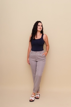 Calça Débora cinza na internet