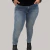 Pantalon de jean chupin con tachas - comprar online
