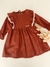 VESTIDO VOLADOS HOMBROS LADRILLO - comprar online