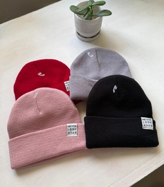 Gorro Never look en internet