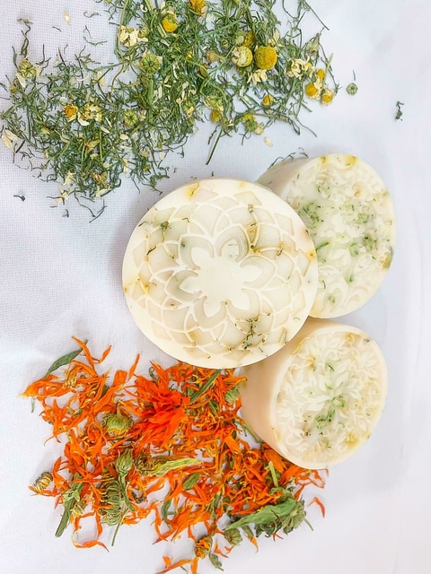 Jabón Artesanal de Manzanilla y Caléndula - comprar en línea