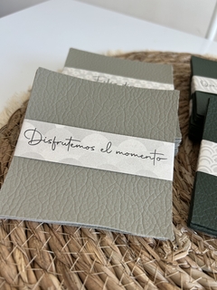 Posa Vaso símil cuero cuadrado - comprar online