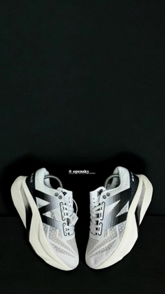 New Balance Elite