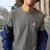 Camiseta Masculina GuGi Brasão Sorriso Costurado Agulha Estampa Pequena Minimal ⭐⭐⭐⭐⭐4.7 na internet