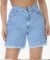 Short jeans Meia Coxa Jeans Bermuda Feminina Cintura Alta Barra Desfiada Levanta Bumbum ⭐⭐⭐⭐⭐4.9 na internet