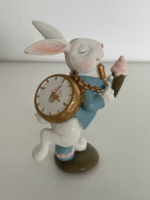 Coelho de resina com relógio e sorvete 13cm Cód. 1048465 - comprar online