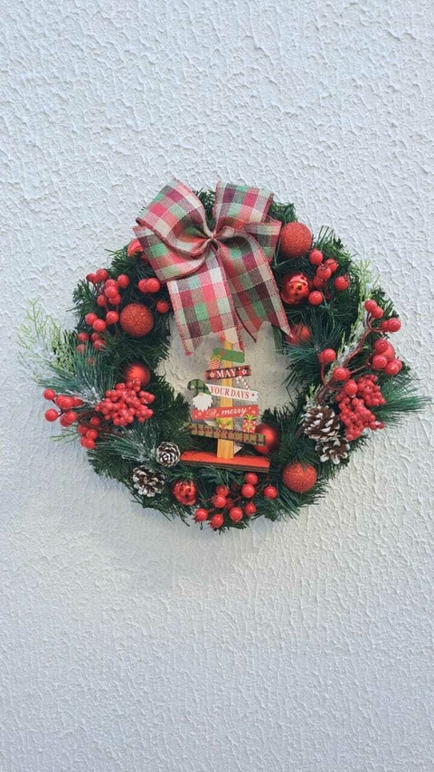 Guirlanda de Natal com plaquinha vermelha 45cm Cód. 1990 - comprar online