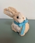 Coelho com laço azul palha 12cm Cód. CO029P - comprar online