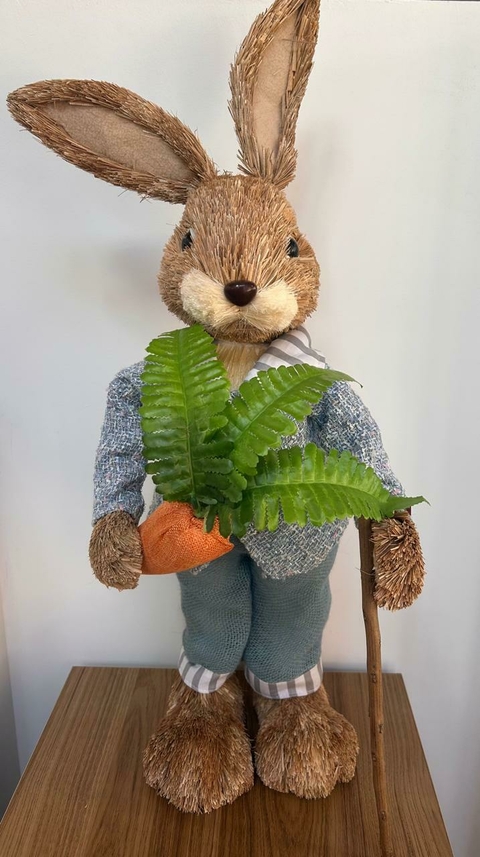 Coelho rústico de palha com bengala 75cm Cód. CO132P - comprar online