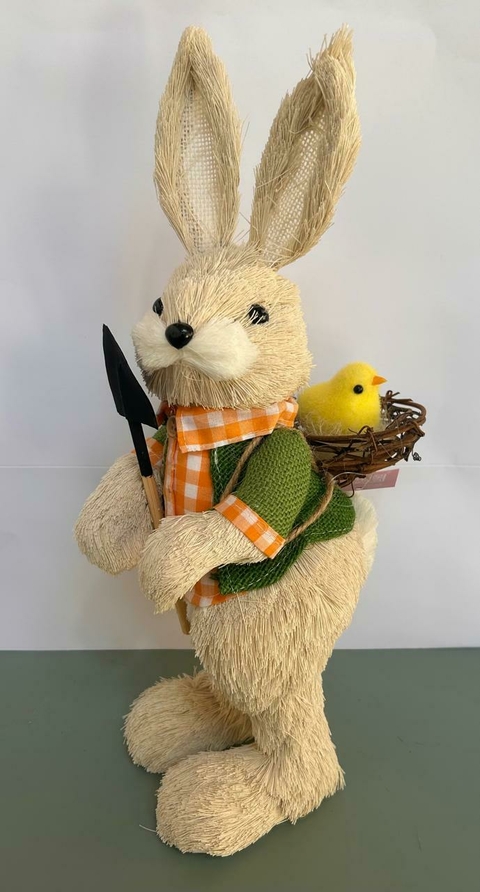 Coelho rústico de palha com pintinho 40cm Cód. CO1708 - comprar online